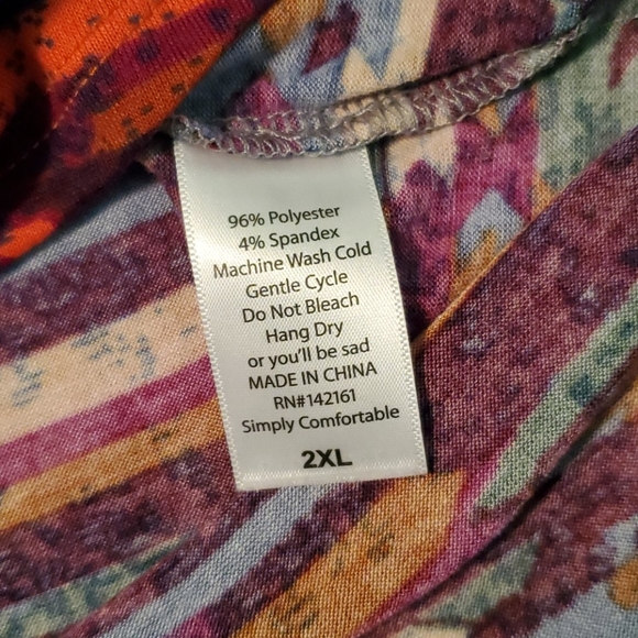LuLaRoe Randy top - Picture 8 of 8